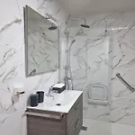 Miribel Apartment *